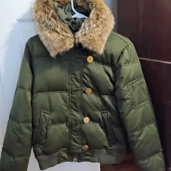 Coach Coyote Hooded Puffer Coat - Picture 9 of 12